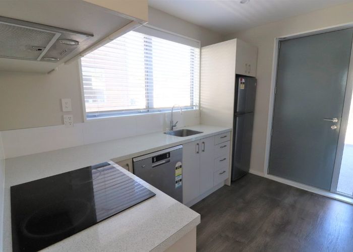  at 2/442 Armagh Street, Linwood, Christchurch City, Canterbury