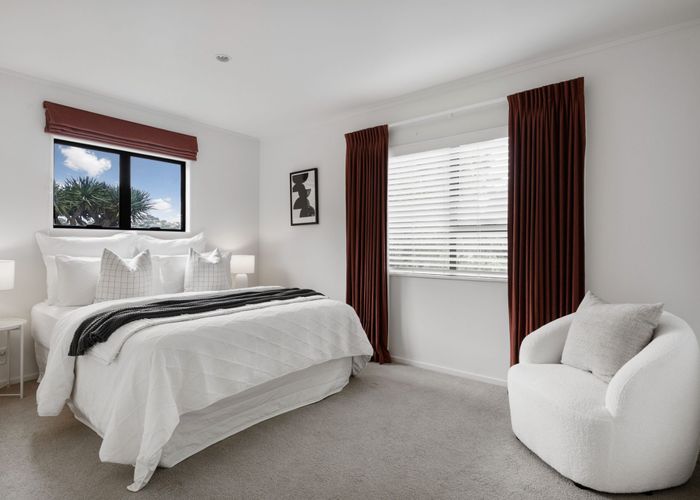  at 2/38A Nor'East Drive, Northcross, North Shore City, Auckland