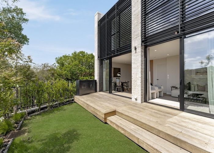  at 21 Arahia Street, Northcote, North Shore City, Auckland