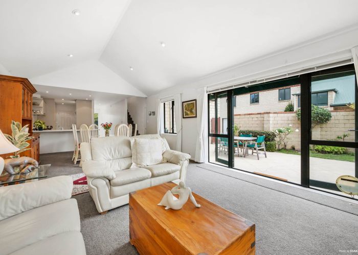  at 11/52 Taharoto Road, Takapuna, Auckland