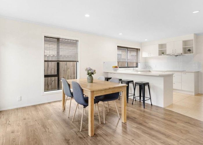  at 6 Shingleton Lane, Flat Bush, Manukau City, Auckland