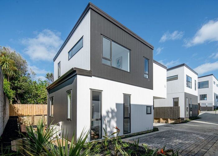  at 21 County Road, Torbay, North Shore City, Auckland