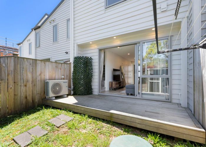  at 1B Sirius Place, Botany Downs, Manukau City, Auckland