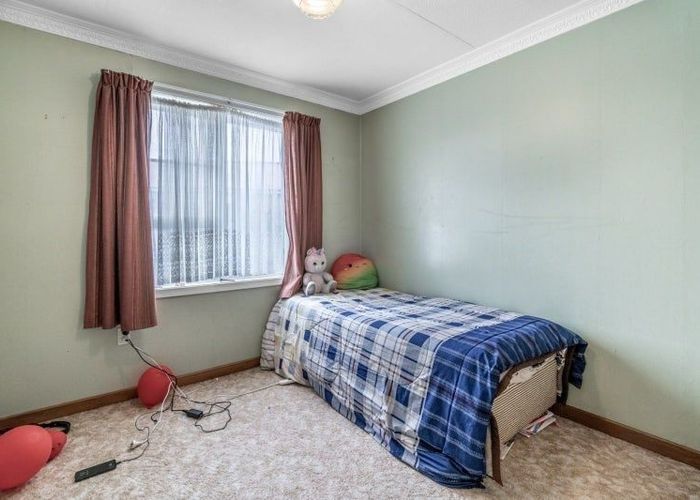  at 33 Kilmarnock Avenue, Strathern, Invercargill