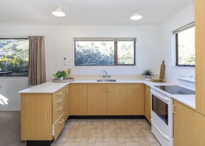  at 2/11 Duncan Street, Sumner, Christchurch City, Canterbury