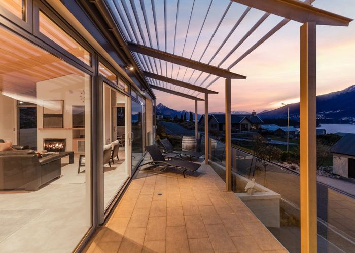  at 4 Elizabeth Place, Kelvin Heights, Queenstown