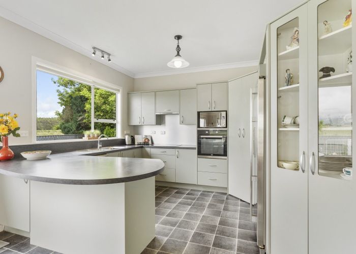  at 178 Waikawa Beach Road, Levin