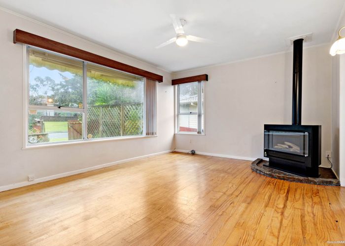  at 46 Lantana Road, Green Bay, Auckland