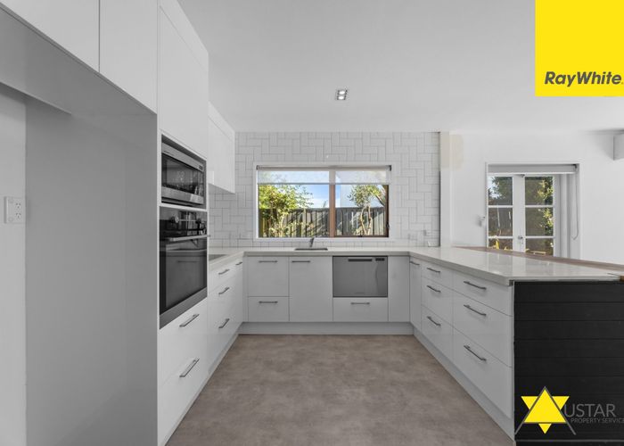  at 2/17 Hawkins Street, Meadowbank, Auckland City, Auckland