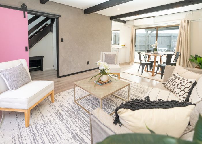  at 138 Akaroa Drive, Maupuia, Wellington