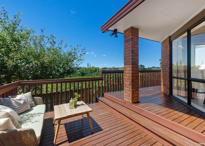  at 15 Robina Court, Burswood, Auckland
