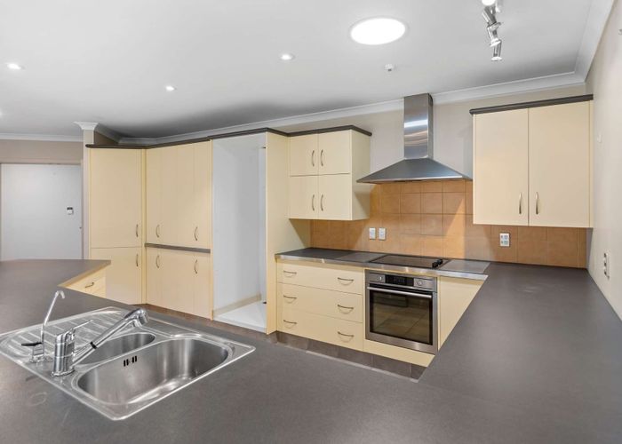 For sale 64 Royal Oak Drive, Kelvin Grove, Palmerston North, Manawatu / Whanganui homes.co.nz