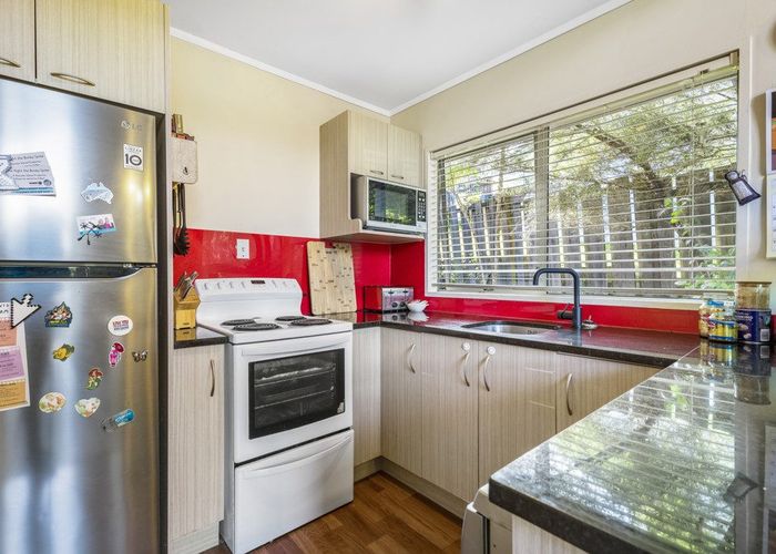  at 19b SIMON ELLICE DR, Bayview, Auckland