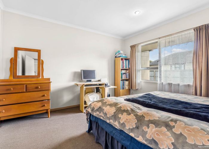  at 4/25 Aranui Road, Mount Wellington, Auckland