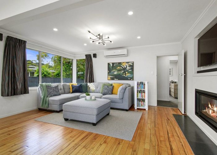  at 4 Ponderosa Grove, Maoribank, Upper Hutt
