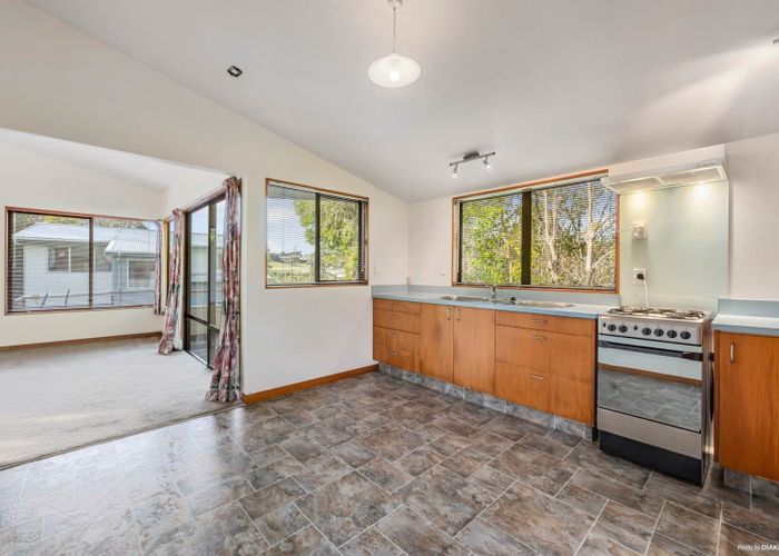  at 10 Rata Road, Stanmore Bay, Whangaparaoa