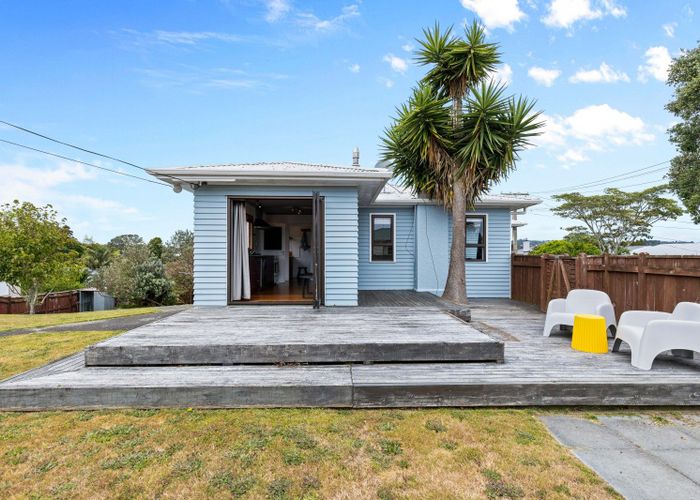  at 13 York Crescent, Westown, New Plymouth