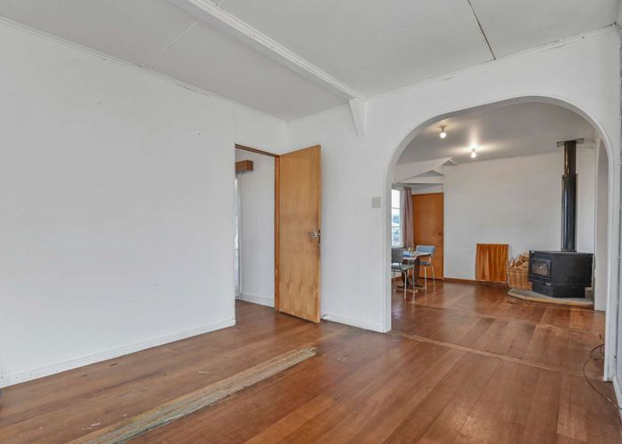  at 8 Hakiwai Road, Fernhill