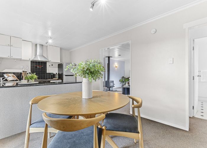  at 1 La Salle Drive, Westown, New Plymouth