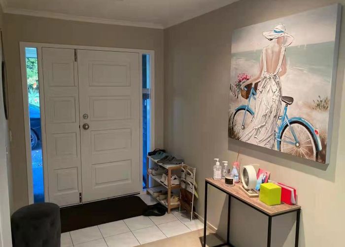  at 17 Frank Nobilo Drive, Golflands, Auckland