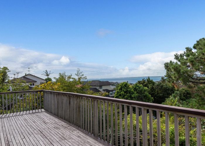  at 8 Shearwater Rise, Rothesay Bay, Auckland