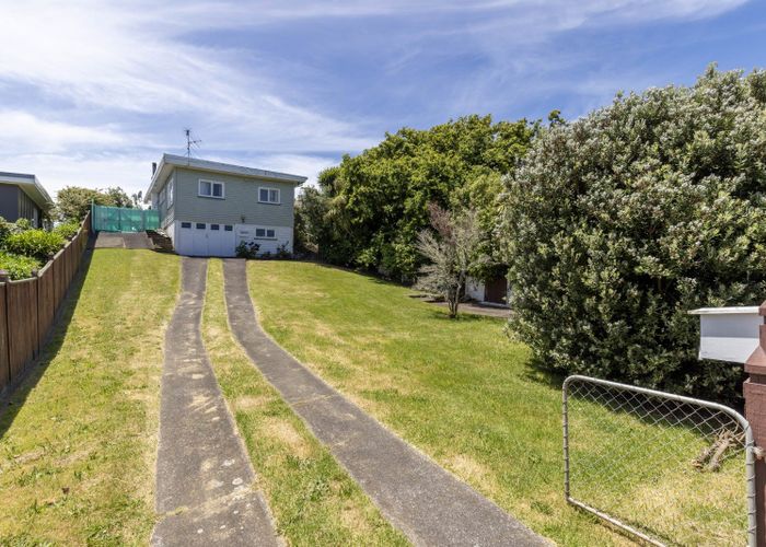  at 4 Rewa Road, Raumati Beach, Paraparaumu