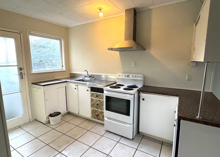  at 2/9 Oxford Road, Manurewa, Manukau City, Auckland