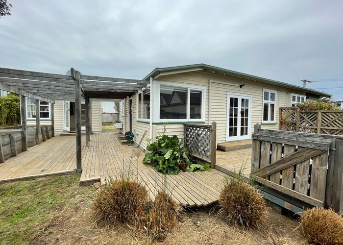  at 2 Chaucer Street, Sydenham, Christchurch