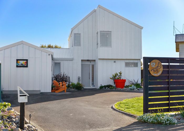  at 12 Scott Avenue, Otaki Beach, Otaki