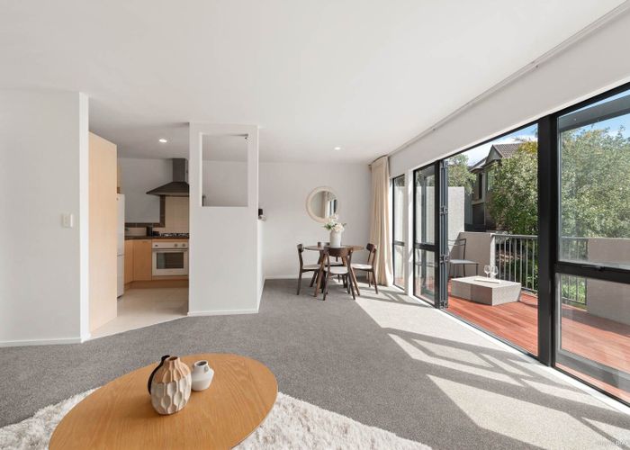  at 1/19 Langana Avenue, Browns Bay, North Shore City, Auckland