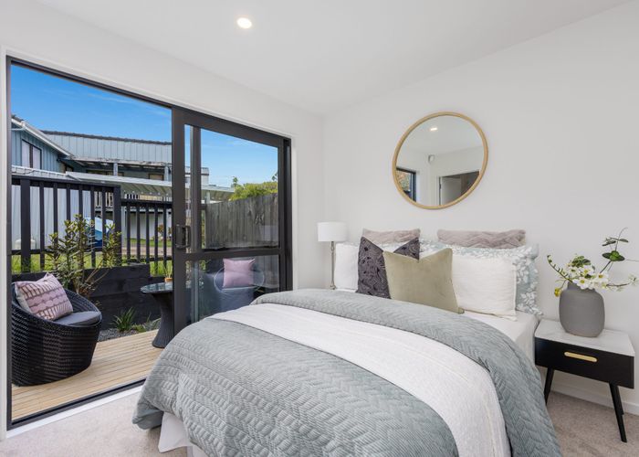  at 11/6 Woodhouse Place, West Harbour, Waitakere City, Auckland