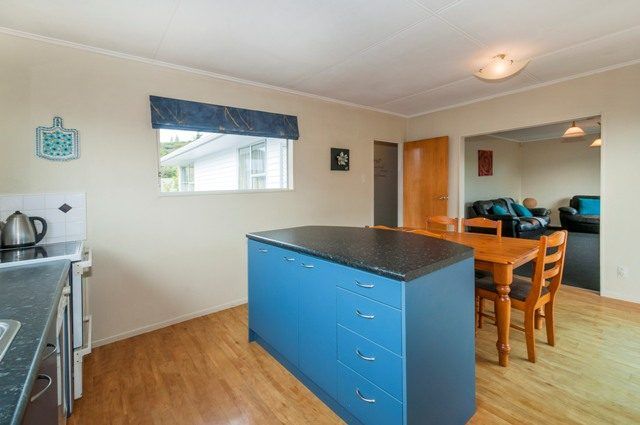  at 18 Robson Street, Stokes Valley, Lower Hutt, Wellington