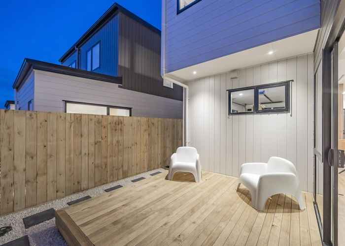  at 104C  Edgewater Drive, Pakuranga, Manukau City, Auckland