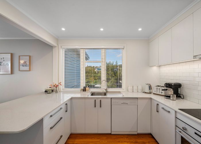  at 35 Kapiti Crescent, Titahi Bay, Porirua, Wellington