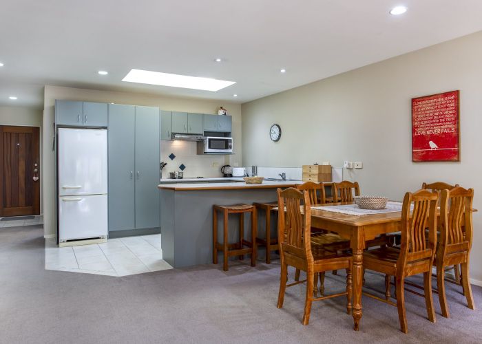  at 9 Bunker Rise, Golflands, Auckland
