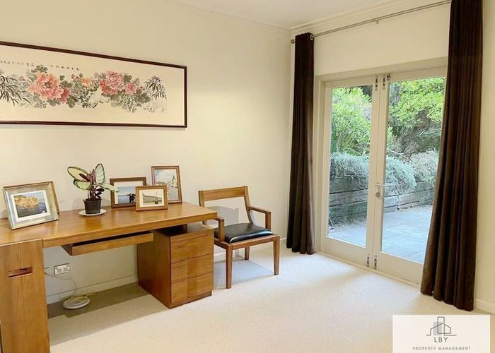  at 8 Westbury Crescent, Remuera, Auckland City, Auckland