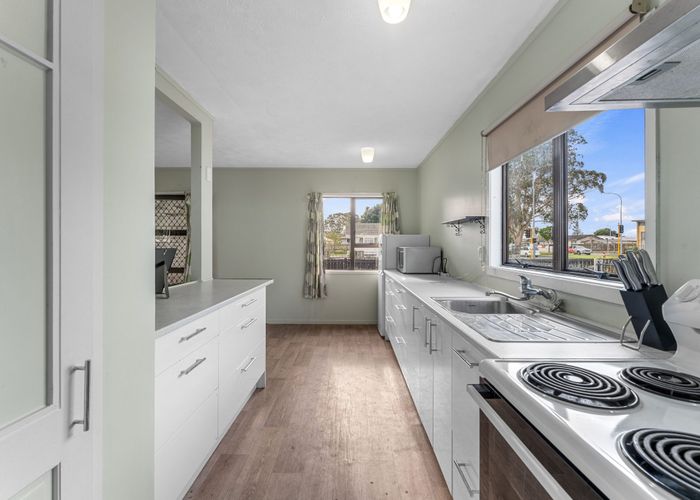  at 2/2 Burundi Avenue, Clendon Park, Manukau City, Auckland