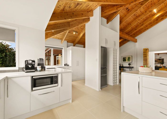  at 18 Burgundy Park Avenue, Henderson, Auckland