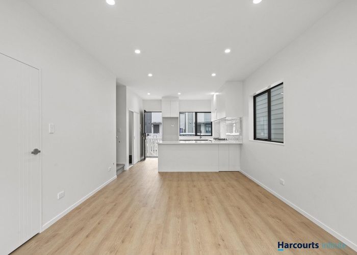  at 32 Whare Kauri Road, Papakura, Papakura, Auckland