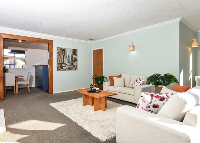  at 82 Mount View Road, Melville, Hamilton