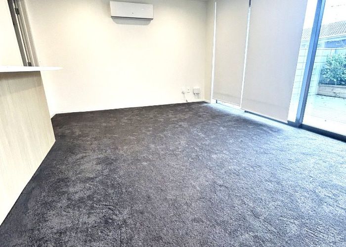  at 2/764 Beach Road, Browns Bay, Auckland