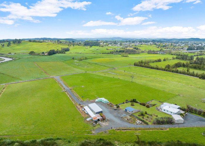  at 1/116 Beach Road, Castor Bay, Auckland