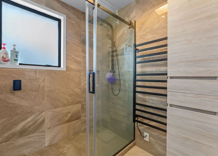  at 2/10 Silver Creek Road, Weymouth, Manukau City, Auckland