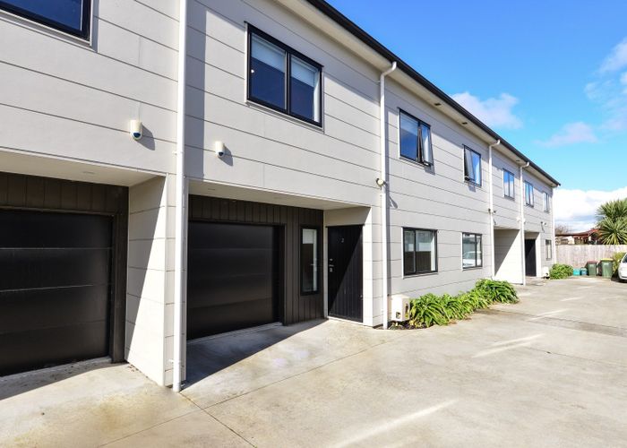  at 2/90 Carrington Avenue, Silverdale, Hamilton, Waikato