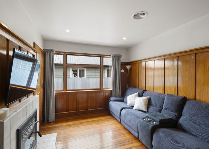  at 11 Frankleigh Street, Somerfield, Christchurch