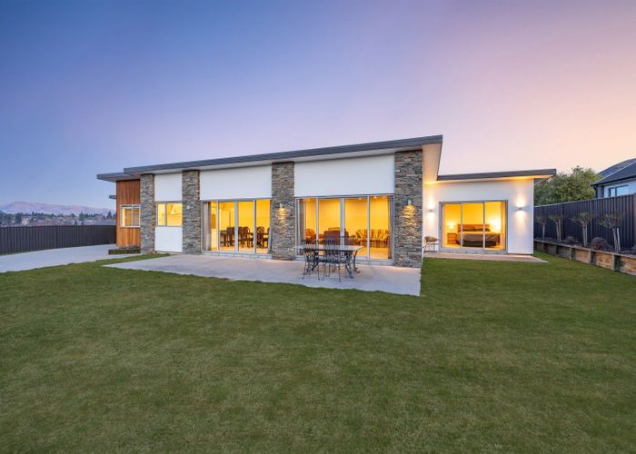  at 7 Macandrew Lane, Wanaka