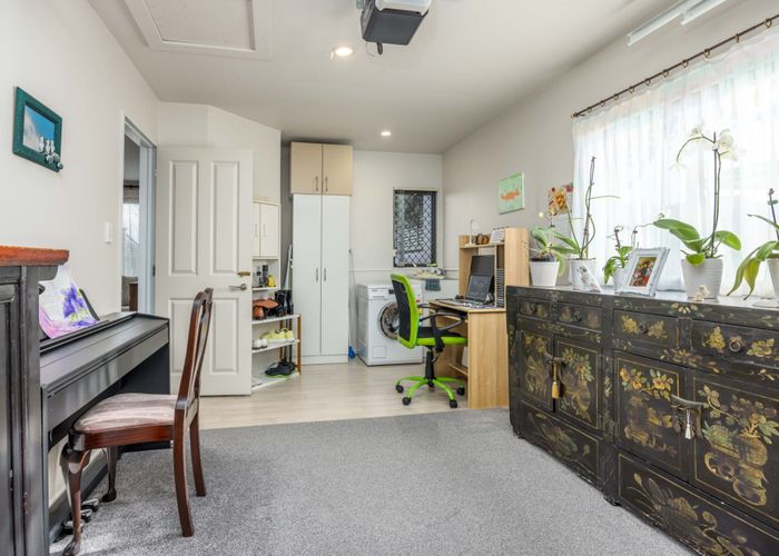  at 1/8 Landscape Road, Papatoetoe, Manukau City, Auckland