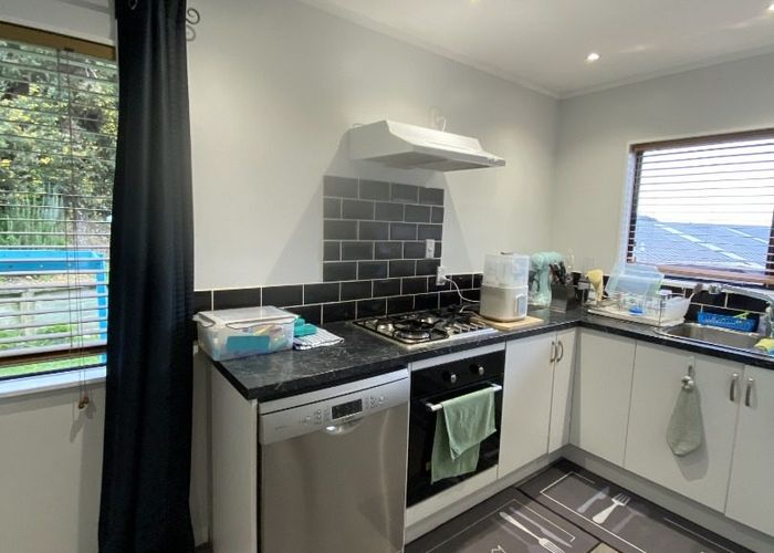  at 33 Omapere Street, Whitby, Porirua, Wellington