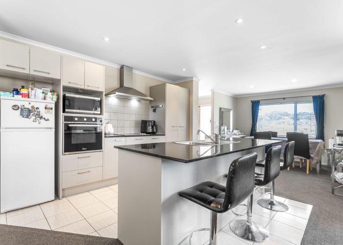  at 9 Savona Drive, Flat Bush, Manukau City, Auckland