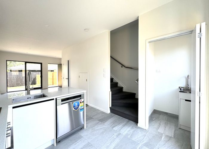  at 4/3 Harwell Place, Mangere East, Manukau City, Auckland